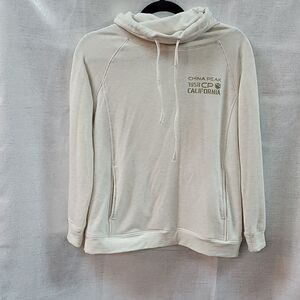 Super Soft China Peak Ca. Souvenir Sweatshirt!